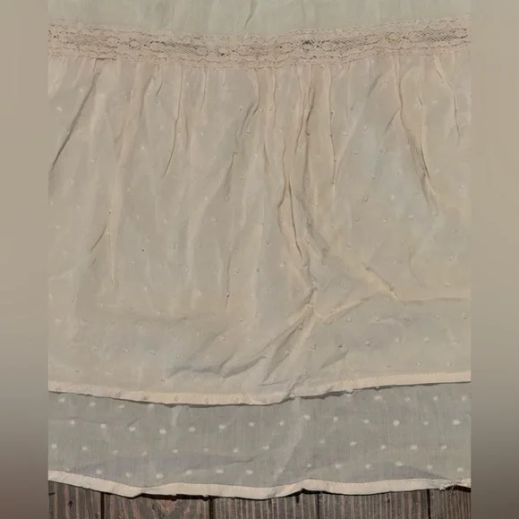 Xhilaration Lace Cream Top - Picture 2 of 5